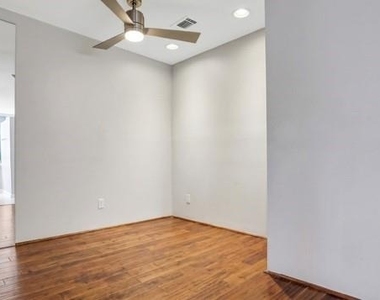 1421 Peachtree Street Ne - Photo Thumbnail 9