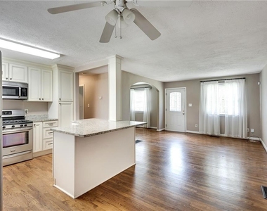 1424 Hosea L Williams Drive Ne - Photo Thumbnail 14