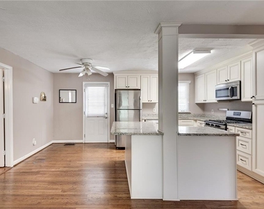 1424 Hosea L Williams Drive Ne - Photo Thumbnail 11