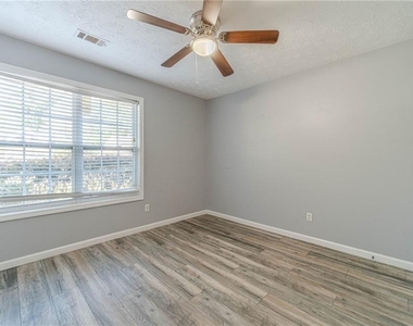 1617 Amhearst Walk Road - Photo Thumbnail 16