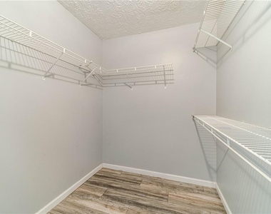 1617 Amhearst Walk Road - Photo Thumbnail 30