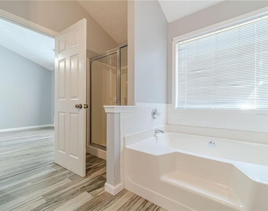 1617 Amhearst Walk Road - Photo Thumbnail 24
