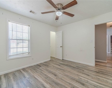 1617 Amhearst Walk Road - Photo Thumbnail 19