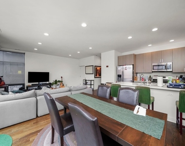 832 W Erie Street - Photo Thumbnail 2