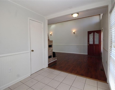 9240 Nova Drive - Photo Thumbnail 6