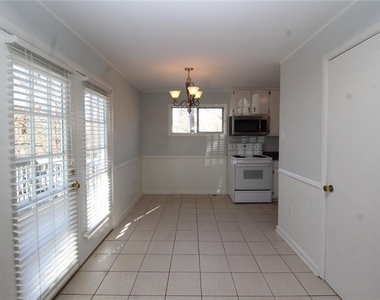 9240 Nova Drive - Photo Thumbnail 4
