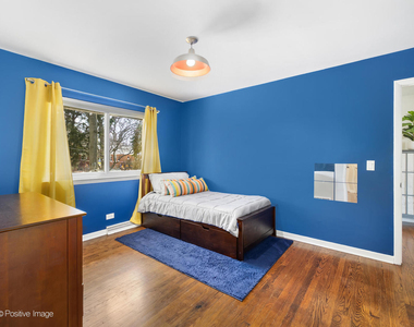 392 E Saint Charles Road - Photo Thumbnail 12