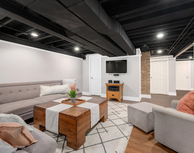 392 E Saint Charles Road - Photo Thumbnail 15