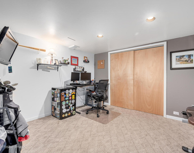 392 E Saint Charles Road - Photo Thumbnail 19