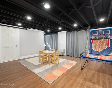 392 E Saint Charles Road - Photo Thumbnail 16