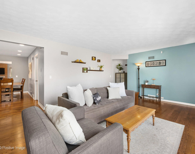 392 E Saint Charles Road - Photo Thumbnail 3