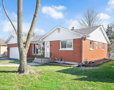 392 E Saint Charles Road - Photo Thumbnail 1