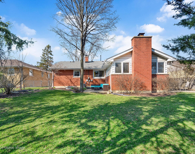 392 E Saint Charles Road - Photo Thumbnail 23