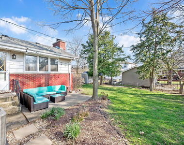 392 E Saint Charles Road - Photo Thumbnail 22