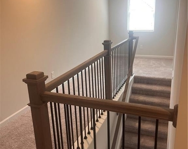 398 Lanier Circle - Photo Thumbnail 7