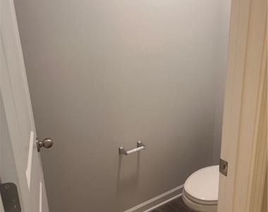 398 Lanier Circle - Photo Thumbnail 14