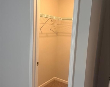 398 Lanier Circle - Photo Thumbnail 16