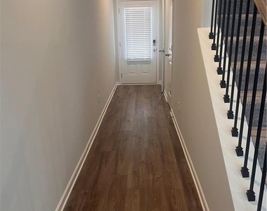 398 Lanier Circle - Photo Thumbnail 1
