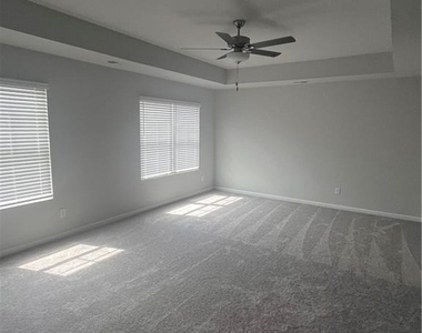 398 Lanier Circle - Photo Thumbnail 10