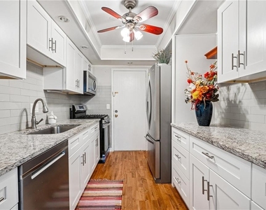 6851 Roswell Road - Photo Thumbnail 2