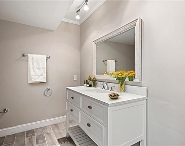 6851 Roswell Road - Photo Thumbnail 3