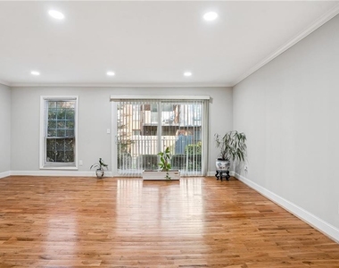 6851 Roswell Road - Photo Thumbnail 13
