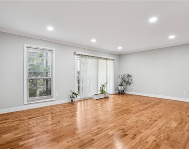 6851 Roswell Road - Photo Thumbnail 14
