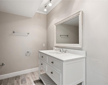 6851 Roswell Road - Photo Thumbnail 18