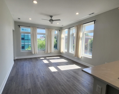825 E 61st Street - Photo Thumbnail 1