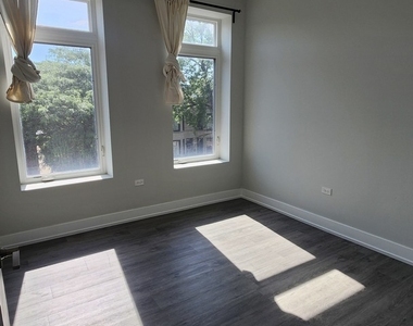 825 E 61st Street - Photo Thumbnail 5