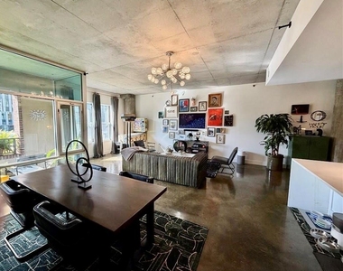 845 Spring Street Nw - Photo Thumbnail 4