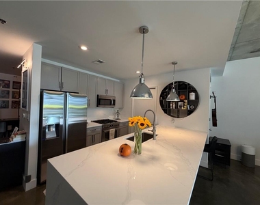 845 Spring Street Nw - Photo Thumbnail 6