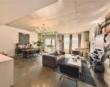 845 Spring Street Nw - Photo Thumbnail 2
