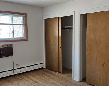 6819 N Wayne Avenue - Photo Thumbnail 2