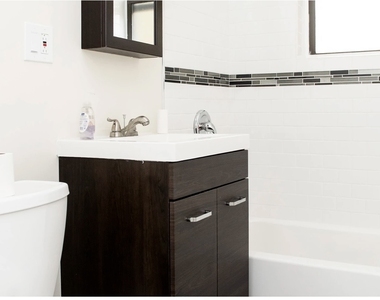 730 W Roscoe Street - Photo Thumbnail 7