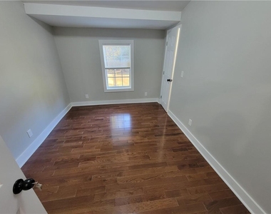768 Fourth Street - Photo Thumbnail 10