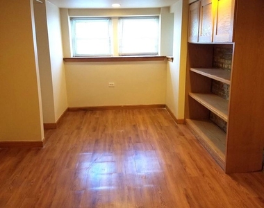 3044 W North Avenue - Photo Thumbnail 10