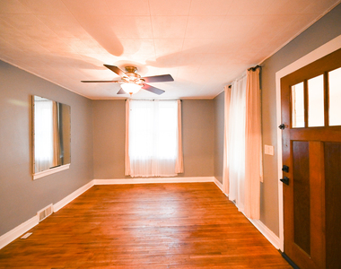 219 S 7th Street - Photo Thumbnail 5