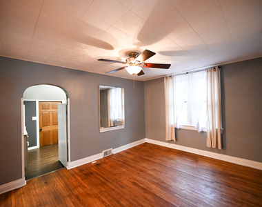 219 S 7th Street - Photo Thumbnail 4