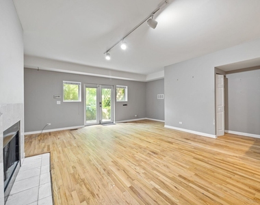 730 W Schubert Avenue - Photo Thumbnail 3
