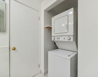 730 W Schubert Avenue - Photo Thumbnail 12