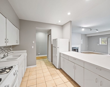 730 W Schubert Avenue - Photo Thumbnail 5