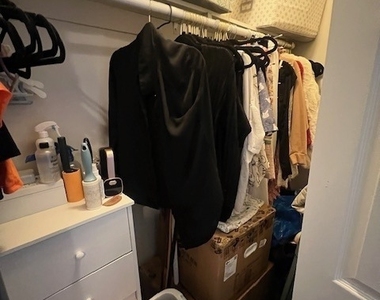 4226 N Clark Avenue - Photo Thumbnail 10