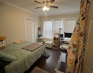 4226 N Clark Avenue - Photo Thumbnail 8