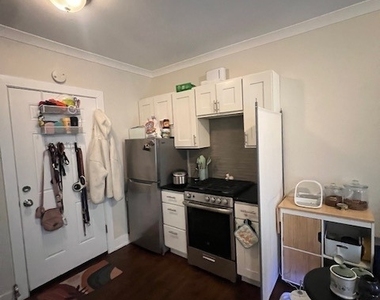 4226 N Clark Avenue - Photo Thumbnail 4