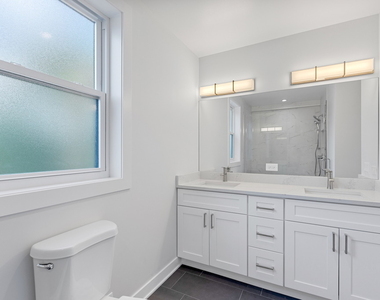 6423 N Washtenaw Avenue - Photo Thumbnail 13