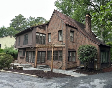 935 Stovall Boulevard Ne - Photo Thumbnail 1