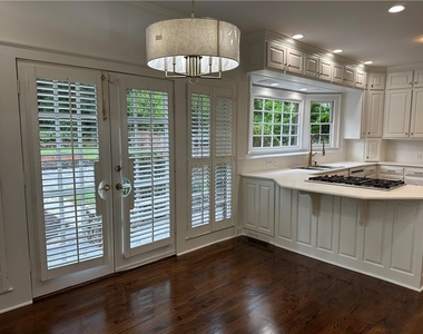 935 Stovall Boulevard Ne - Photo Thumbnail 14