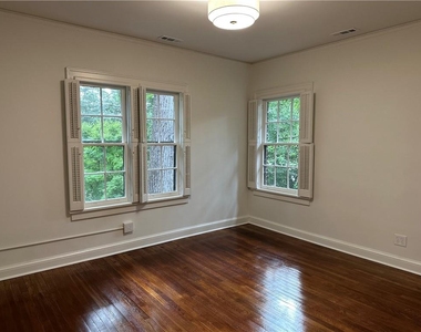 935 Stovall Boulevard Ne - Photo Thumbnail 29
