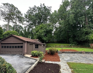 935 Stovall Boulevard Ne - Photo Thumbnail 33